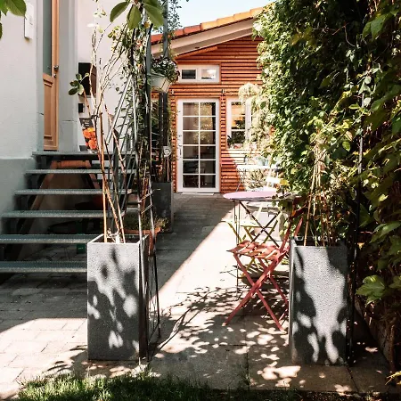 Guest house Seeglueck Oase - Charmante Mit Garten Gaestezimmern Und Tiny House Nahe Universitaet Insel Mainau Und In Konstanz