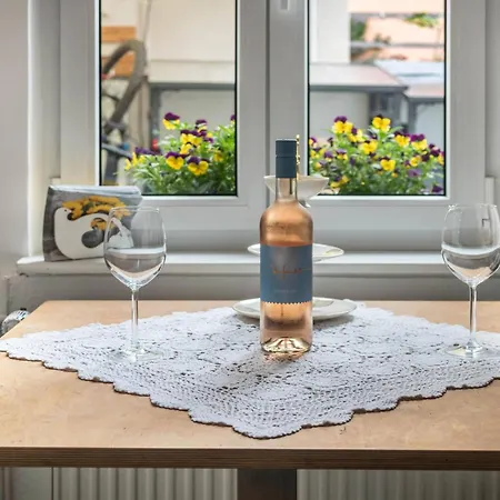 Guest house Seeglueck Oase - Charmante Mit Garten Gaestezimmern Und Tiny House Nahe Universitaet Insel Mainau Und In *