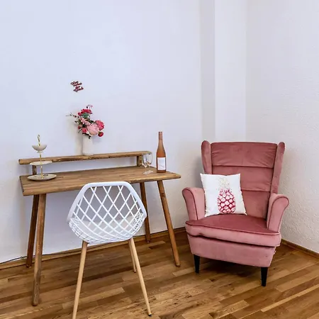 게스트하우스 Seeglueck Oase - Charmante Mit Garten Gaestezimmern Und Tiny House Nahe Universitaet Insel Mainau Und In 콘스탄츠