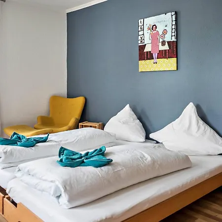 Seeglueck Oase - Charmante Mit Garten Gaestezimmern Und Tiny House Nahe Universitaet Insel Mainau Und In