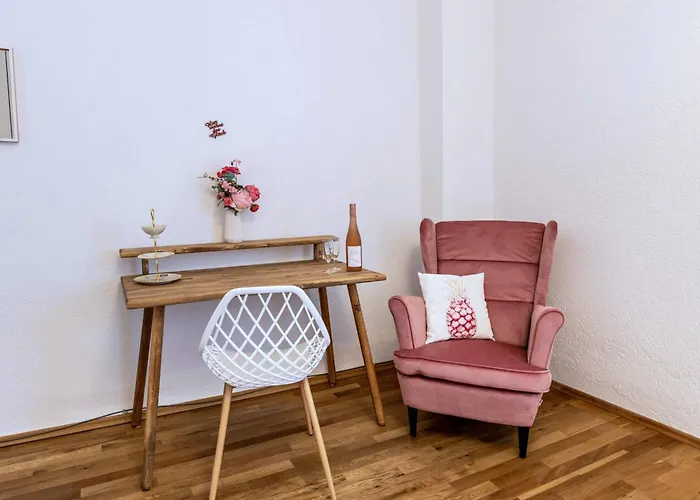 게스트하우스 Seeglueck Oase - Charmante Mit Garten Gaestezimmern Und Tiny House Nahe Universitaet Insel Mainau Und In 콘스탄츠