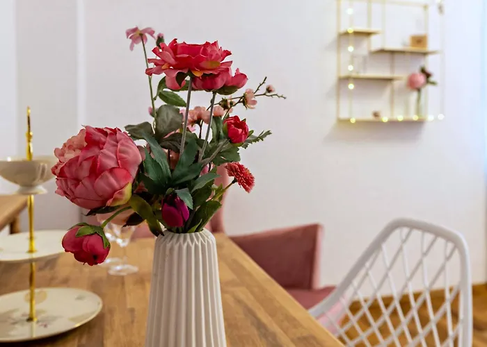 Seeglueck Oase - Charmante Mit Garten Gaestezimmern Und Tiny House Nahe Universitaet Insel Mainau Und In